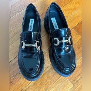Barely worn Steve Madden loafers